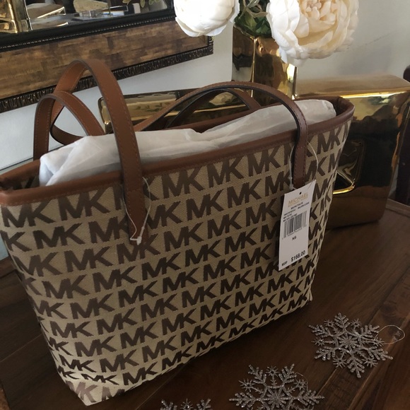 MICHAEL Michael Kors Handbags - MICHAEl KORS Montauk Tote Handbag